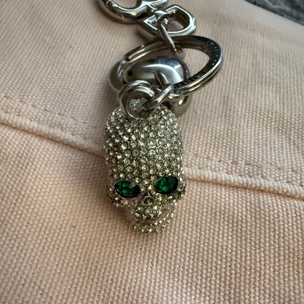 Juicy Couture Silver and Green Skull Key Holder